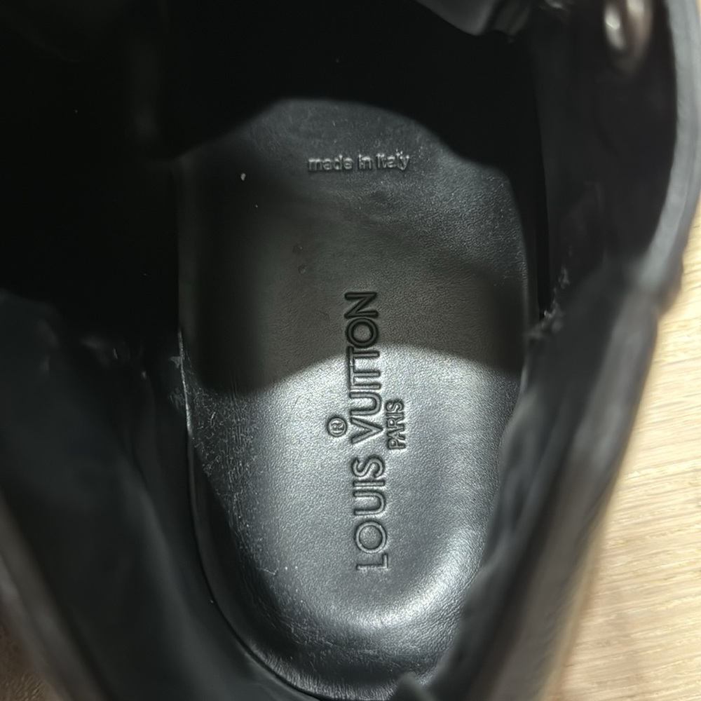 Louis Vuitton Sneakers - Picture 6 of 6